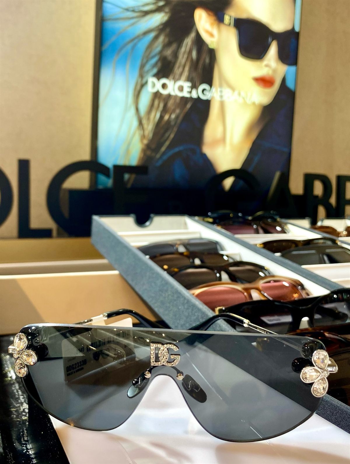 Dolce & Gabbana Kristal Taşlı Shield Güneş Gözlüğü